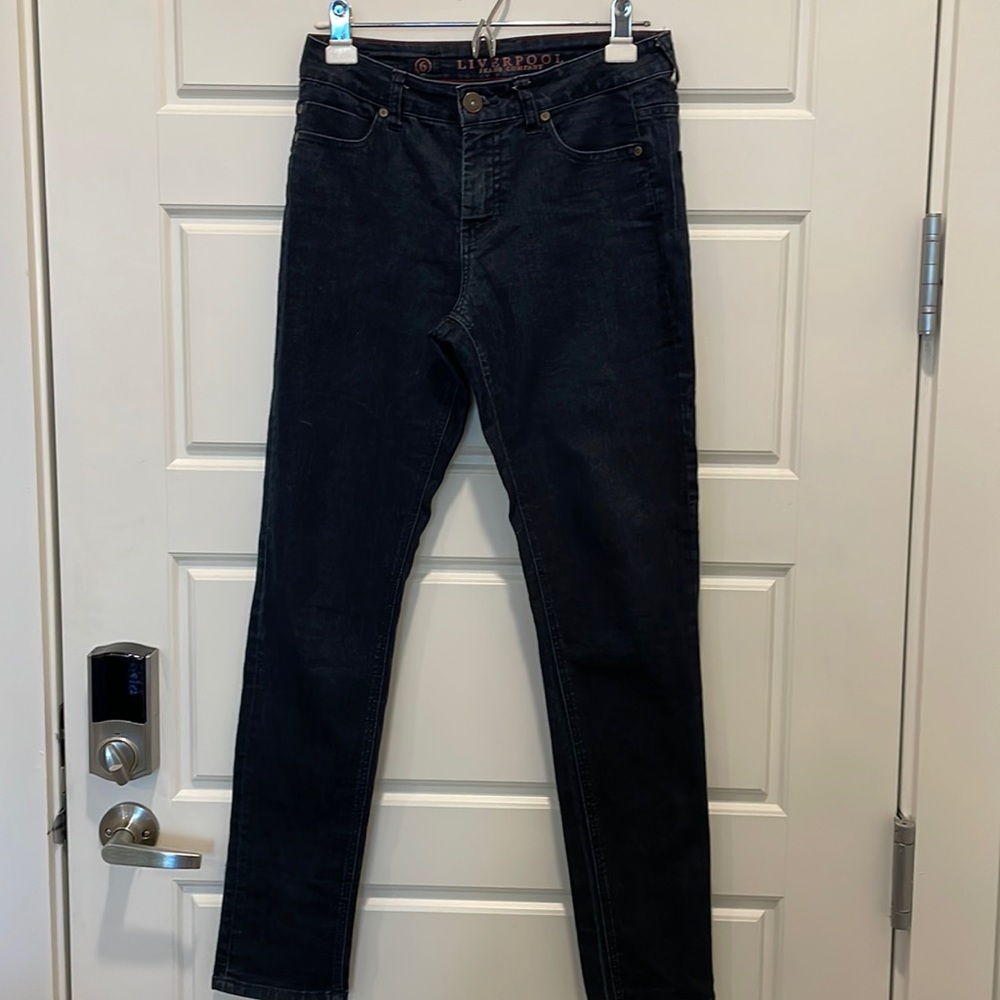 Liverpool Women’s Dark Wash 31” Inseam Stretch Skinny Jeans Size 6
